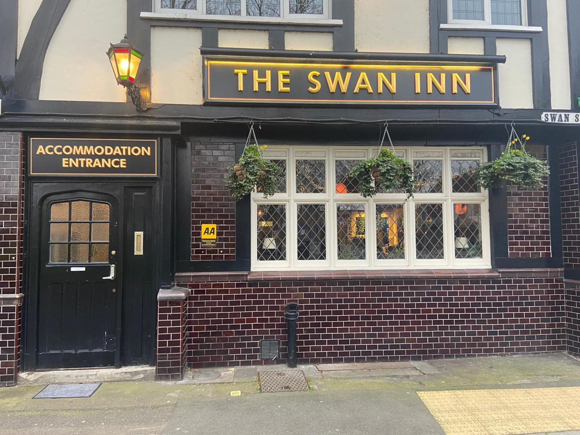 The Swan Inn Pub Isleworth Exterior foto